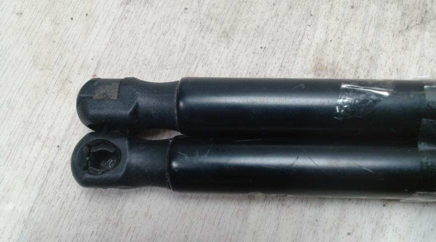 Verin de coffre FORD FIESTA 6 PHASE 2 Essence - 1