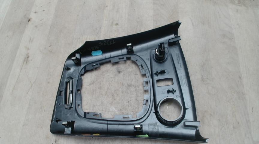 Console central (interieur plastique) RENAULT GRAND SCENIC 3 PHASE 3 Diesel - 1