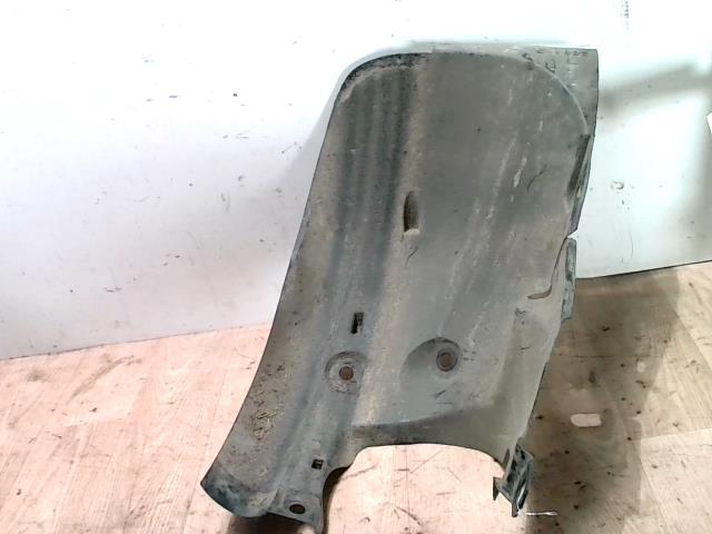 Pare boue avant gauche RENAULT CLIO 3 PHASE 1 Essence - 1