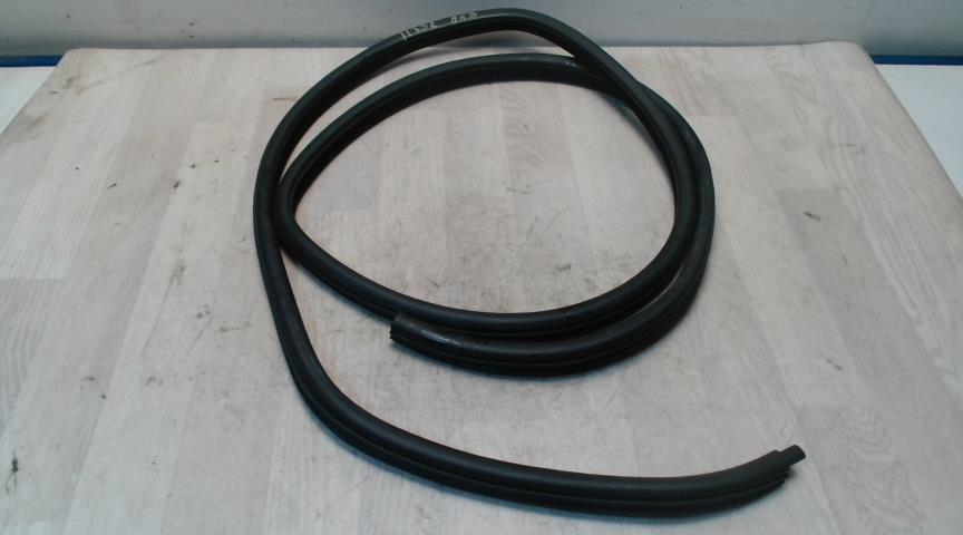 Joint de porte arriere droite BMW SERIE 3 E46 PHASE 1 Essence - 1