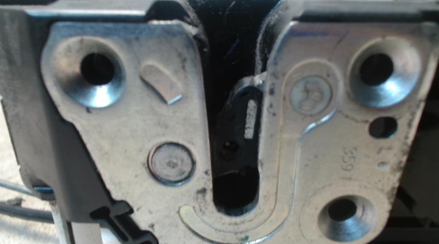 Serrure avant gauche NISSAN MICRA 3 PHASE 3 Essence - 1