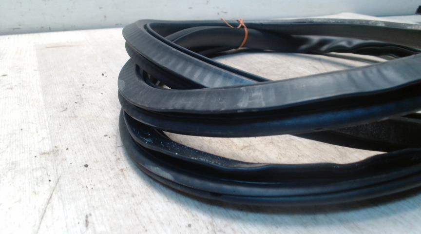 Joint de porte arriere droite AUDI A4 2 PHASE 1 Diesel - 1