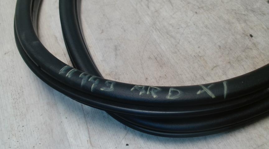 Joint de porte arriere droite BMW X1 E84 PHASE 2 Diesel - 1