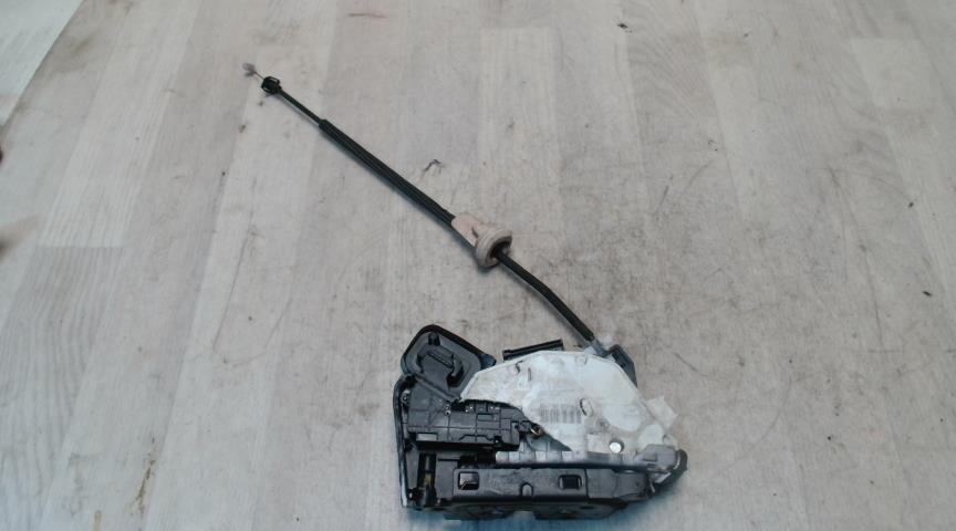 Serrure avant droit VOLKSWAGEN GOLF 6 Diesel - 1