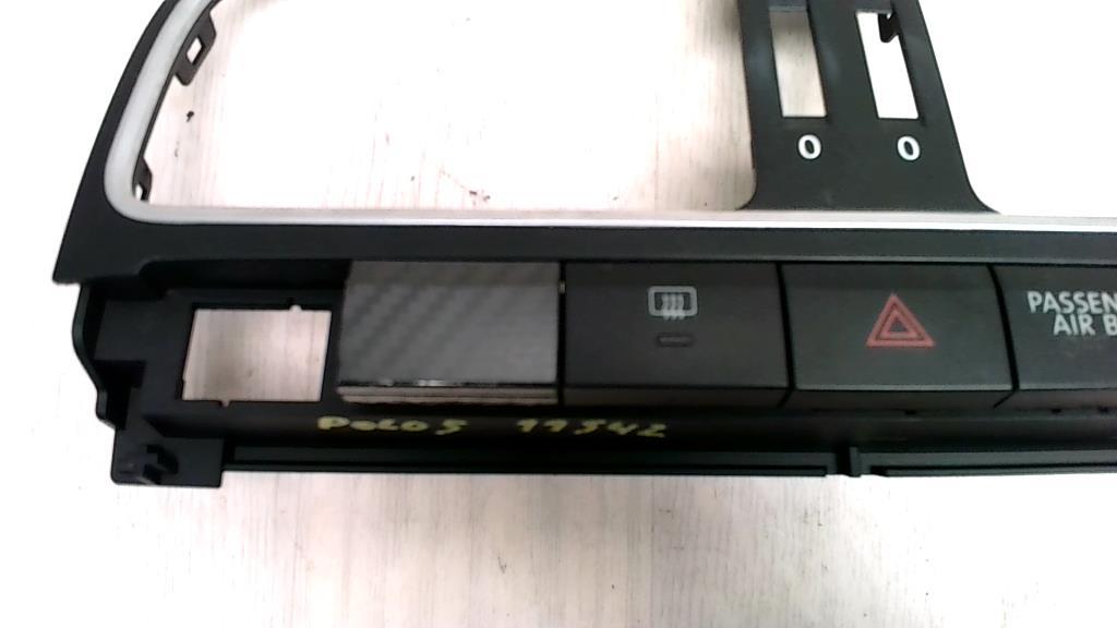Bouton de warning VOLKSWAGEN POLO 5 PHASE 1 Diesel - 1