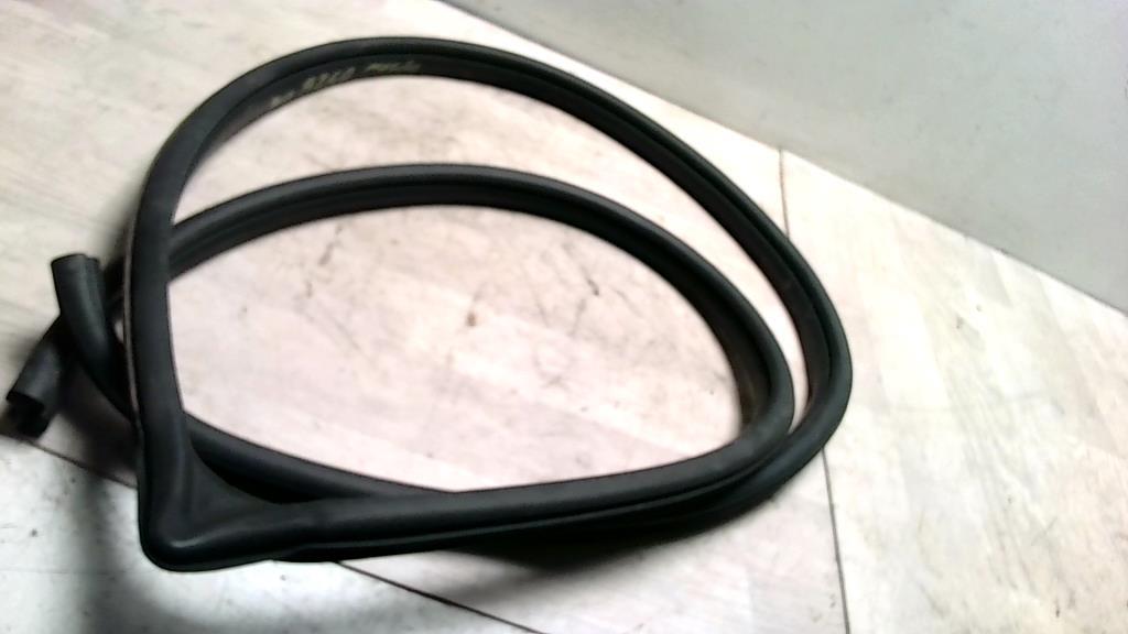 Joint de porte avant droite MAZDA 3 1 PHASE 2 Diesel - 1