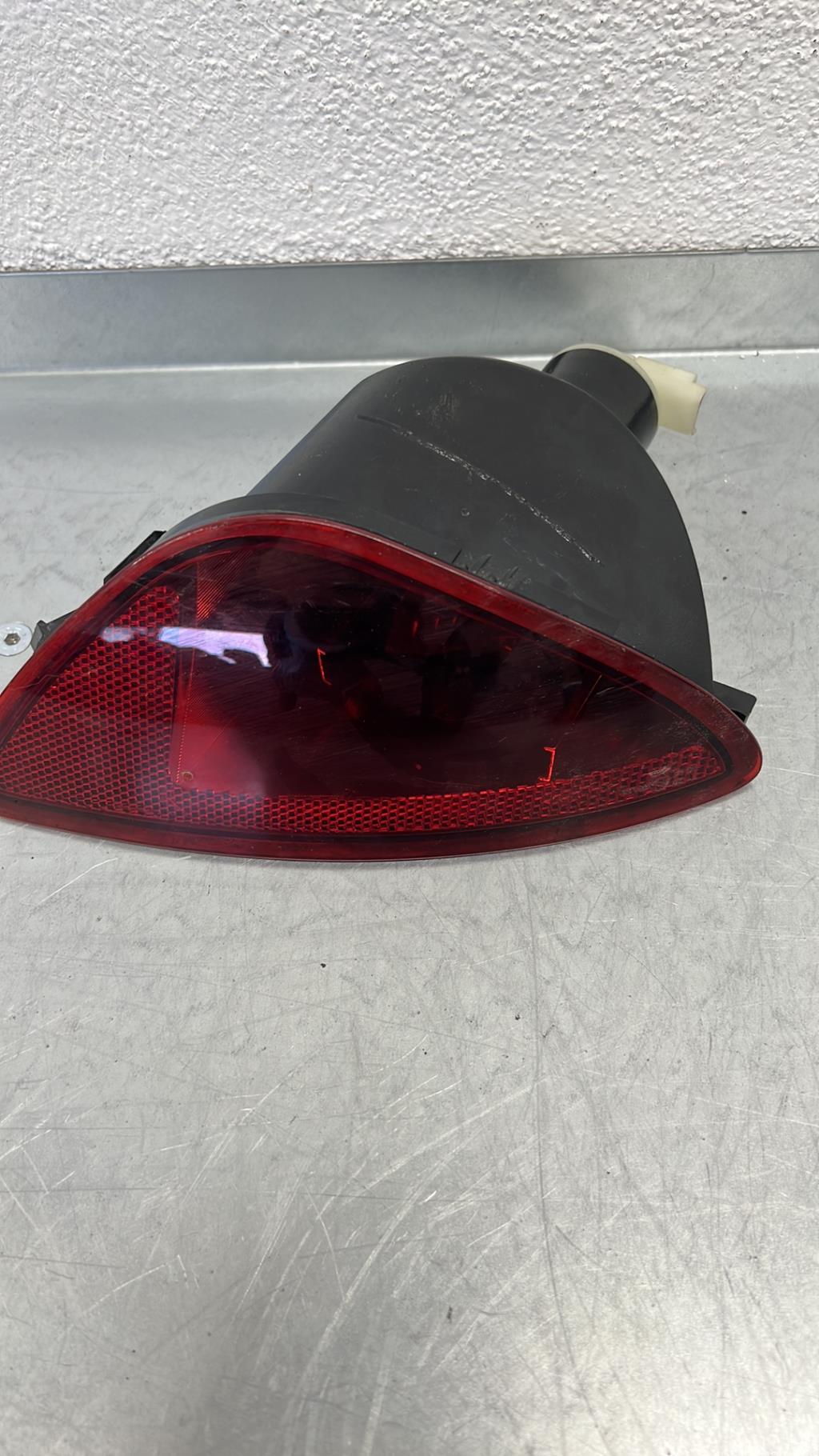 Anti brouillard arriere gauche RENAULT CLIO 3 PHASE 2  - 1