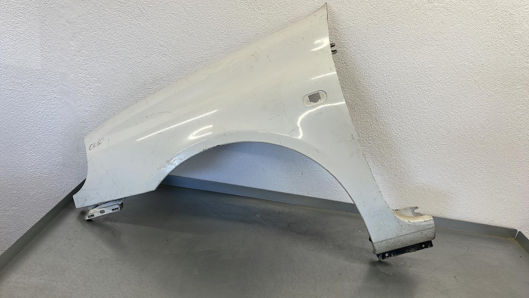 Aile avant gauche RENAULT CLIO 2 PHASE 1  - 1