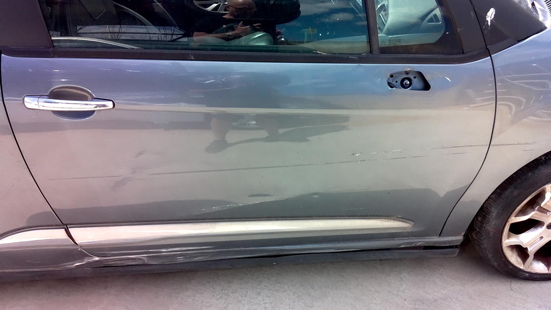 Porte avant droit CITROEN DS3 PHASE 1 Essence - 1
