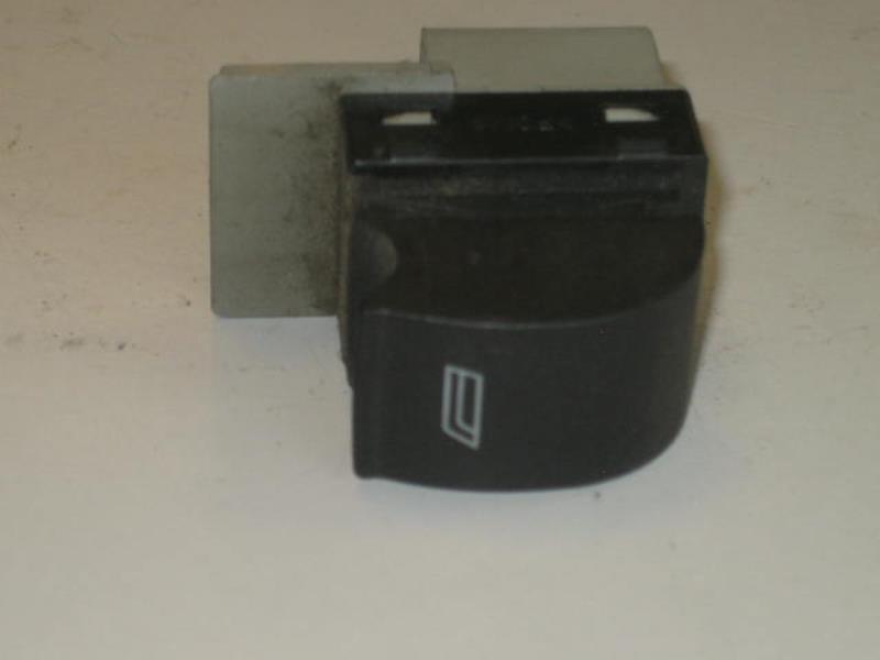 Interruttore lavacristalli posteriore destro AUDI A3 1 PHASE 1 Diésel - 1