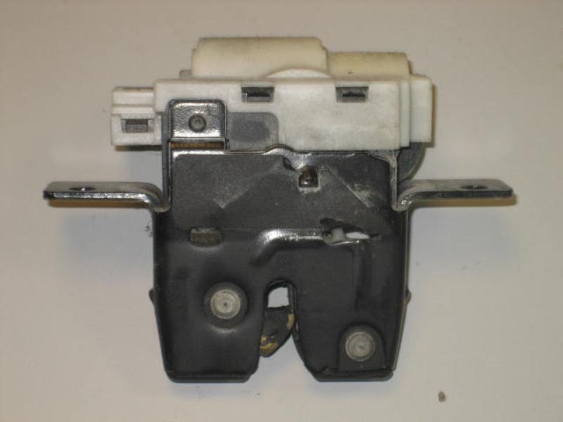 Serrure de hayon RENAULT CLIO 3 PHASE 1 Diesel - 1