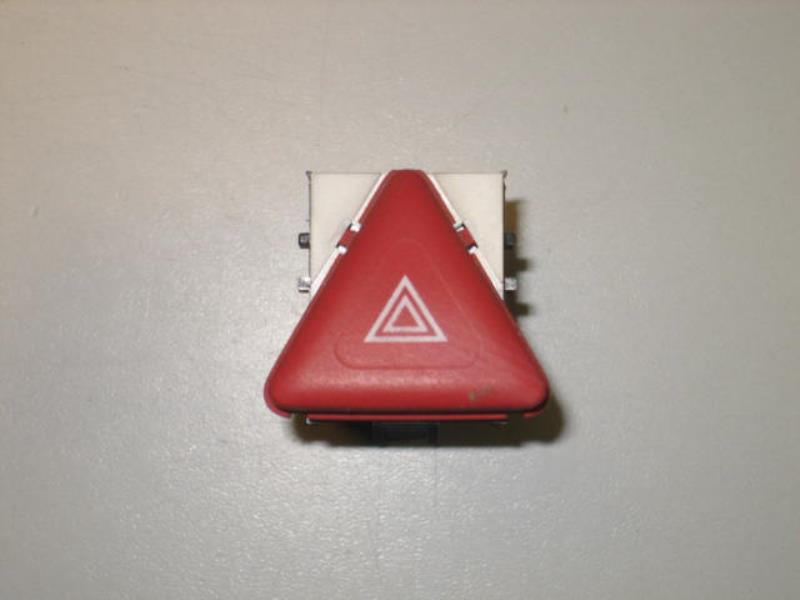 Bouton de warning VOLKSWAGEN GOLF 5 Diesel - 1