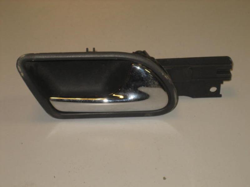 Maniglia interna posteriore destra VOLKSWAGEN GOLF 5 Diésel - 1