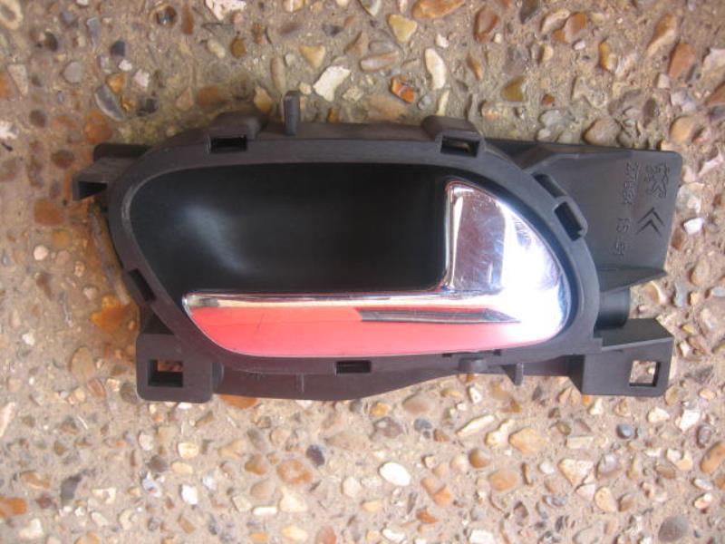 Maniglia interna anteriore destra PEUGEOT 407 PHASE 1 BREAK Diésel - 1