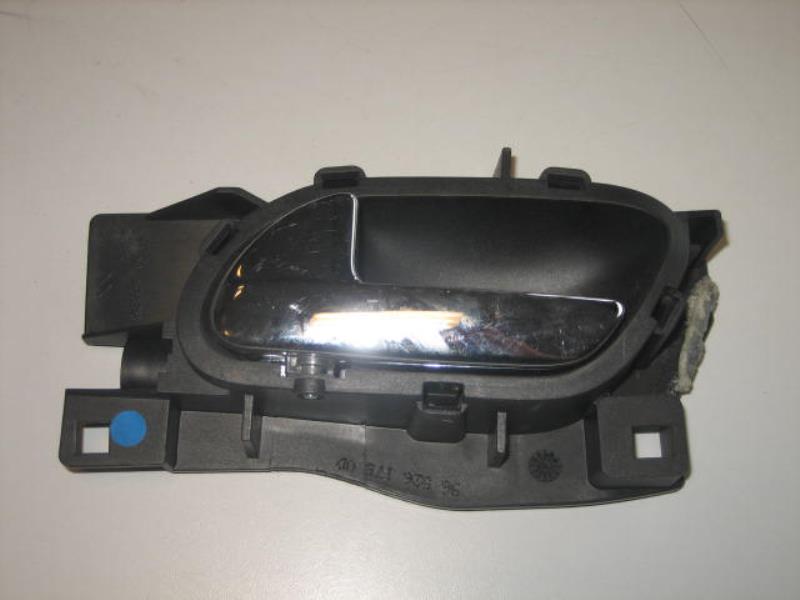 Maniglia interna anteriore sinistra PEUGEOT 407 PHASE 1 Diésel - 1