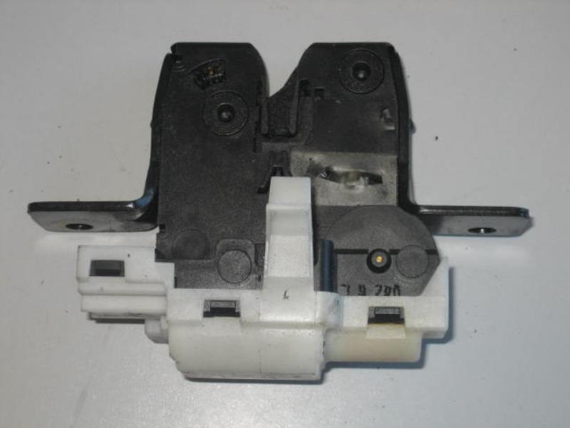 Serrure de hayon RENAULT CLIO 3 PHASE 1 Diesel - 1