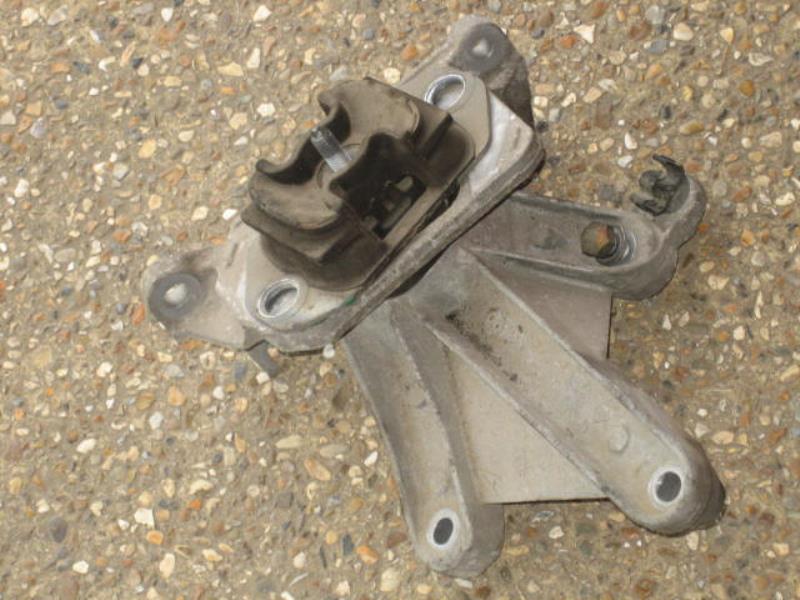 Support moteur gauche RENAULT KANGOO 2 PHASE 1 Diesel - 1