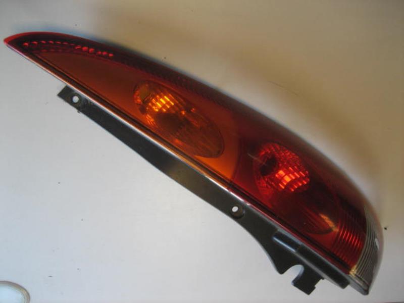 Fanale posteriore principale destro (luci) NISSAN ALMERA TINO PHASE 1 Diésel - 1