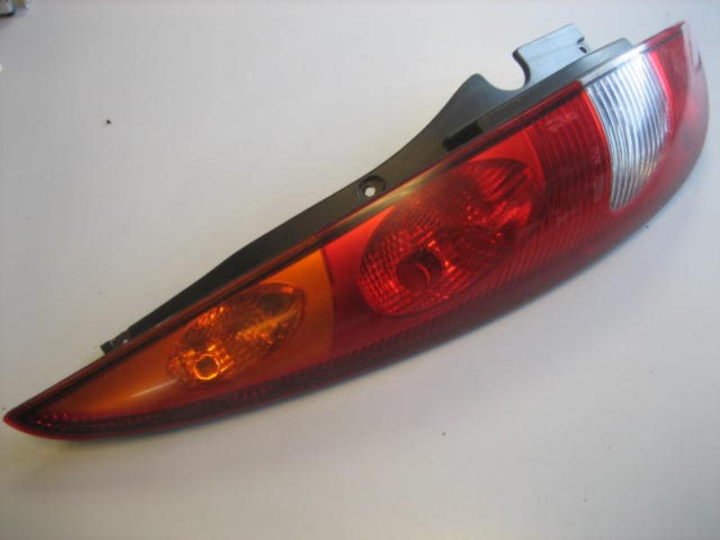 Fanale posteriore principale sinistro (luci) NISSAN ALMERA TINO PHASE 1 Diésel - 1