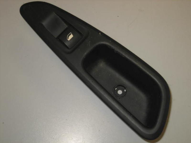 Interruttore lavacristalli posteriore sinistro PEUGEOT 308 1 SW PHASE 1 BREAK Diésel - 1