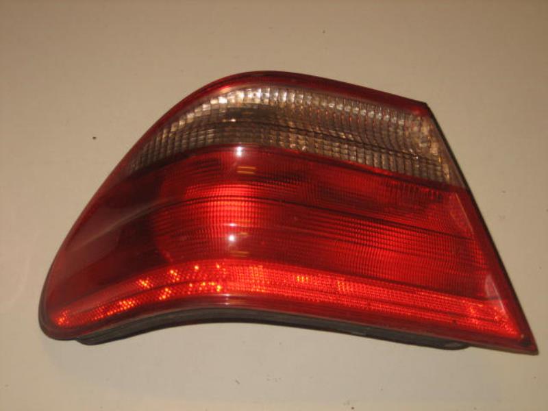 Fanale posteriore principale sinistro (luci) MERCEDES CLASSE E 210 PHASE 2 Diésel - 1