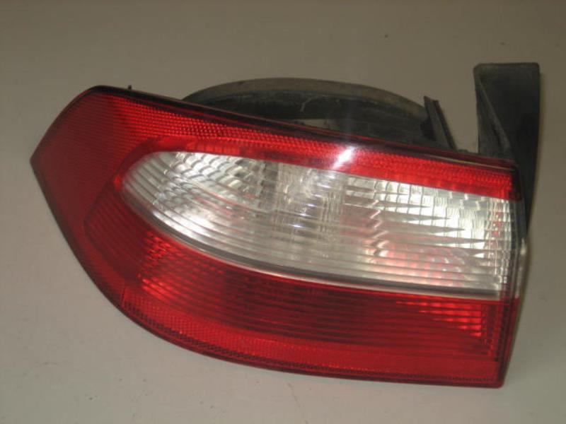 Fanale posteriore principale sinistro (luci) RENAULT LAGUNA 2 PHASE 1 Diésel - 1