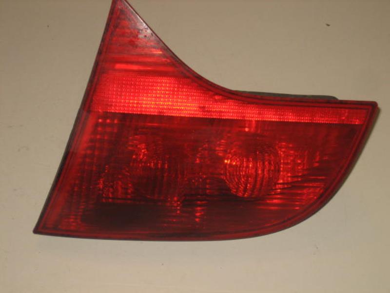 Feu arriere secondaire droit (feux) AUDI A4 2 AVANT PHASE 2 BREAK Diesel - 1