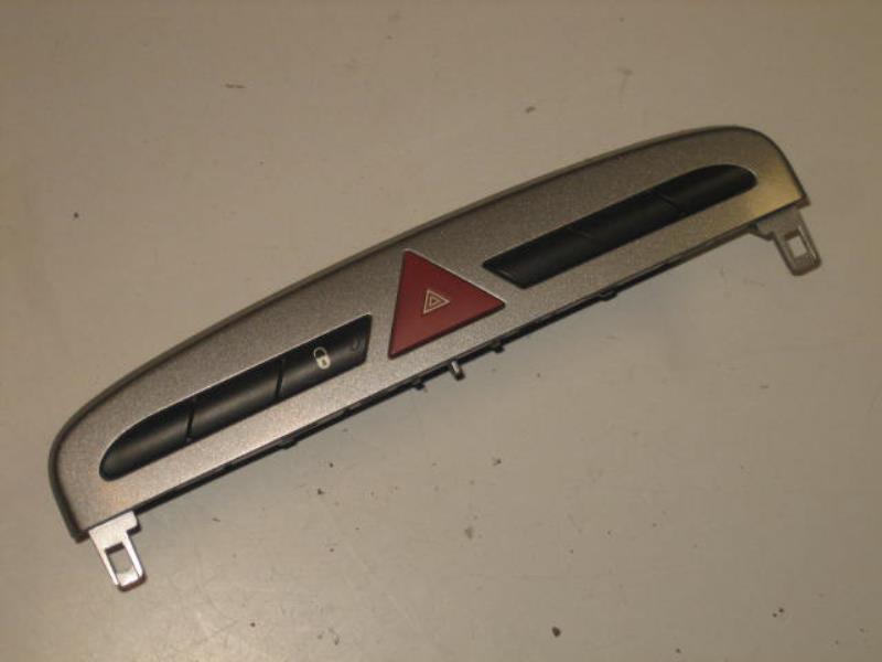 Interruttore luci emergenza PEUGEOT 308 1 PHASE 1 Diésel - 1