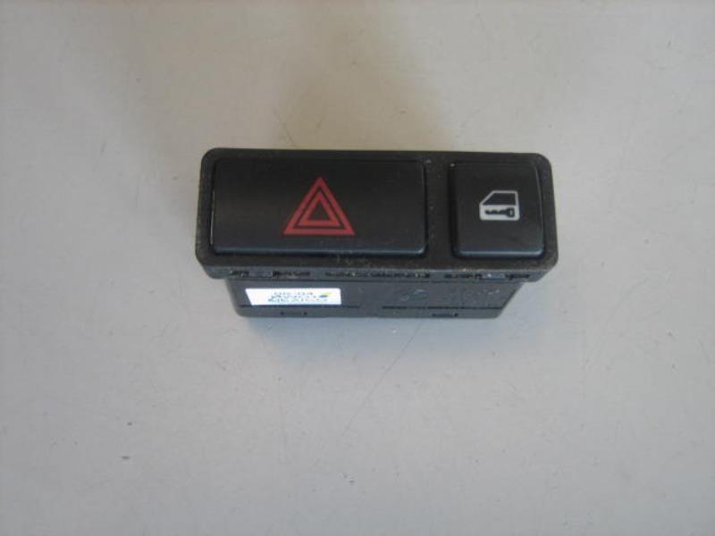 Bouton de warning BMW SERIE 3 E46 PHASE 2 Diesel - 1