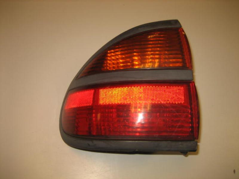 Fanale posteriore principale sinistro (luci) RENAULT LAGUNA 1 PHASE 2 Diésel - 1