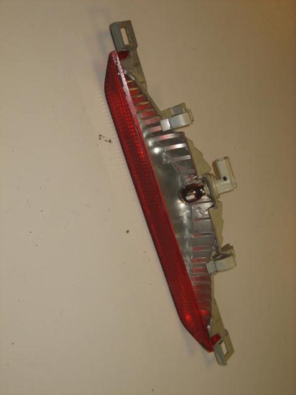 Luce stop centrale TOYOTA AVENSIS VERSO PHASE 1 Diésel - 1