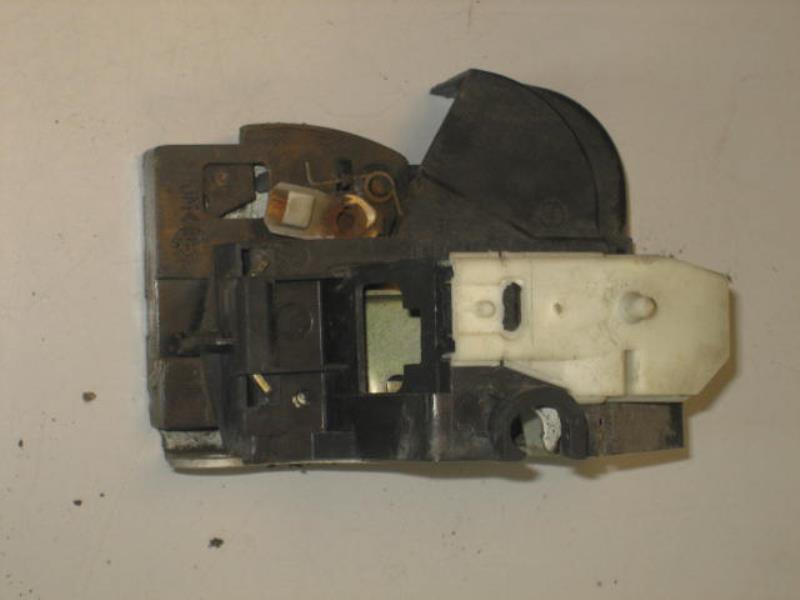 Serrure avant droit RENAULT CLIO 2 PHASE 2 Diesel - 1