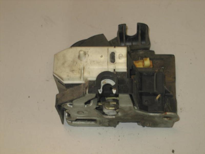 Serrure avant gauche RENAULT CLIO 2 PHASE 2 Diesel - 1