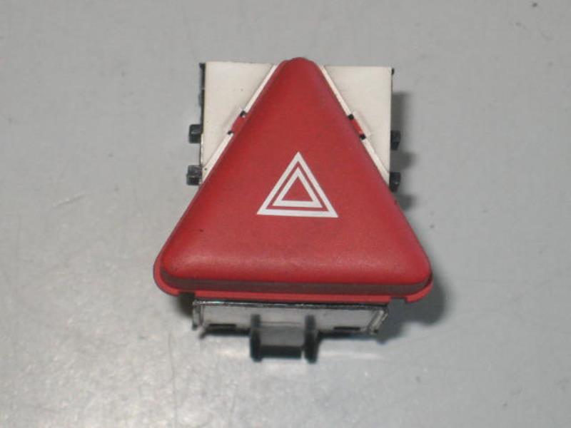 Bouton de warning VOLKSWAGEN GOLF 5 Diesel - 1