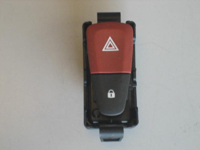 Bouton de warning RENAULT MEGANE 3 PHASE 1 COUPE Diesel - 1