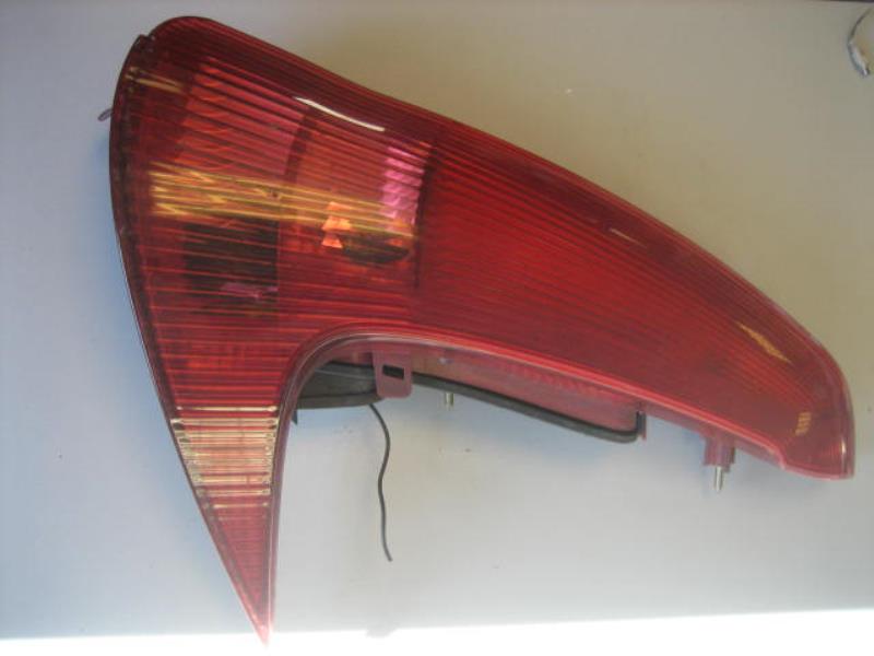 Fanale posteriore principale destro (luci) PEUGEOT 206 PHASE 2 BREAK Diésel - 1