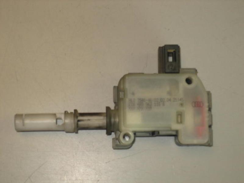 Actionneur verrou trappe d'essence AUDI A3 2 PHASE 1 Diesel - 1