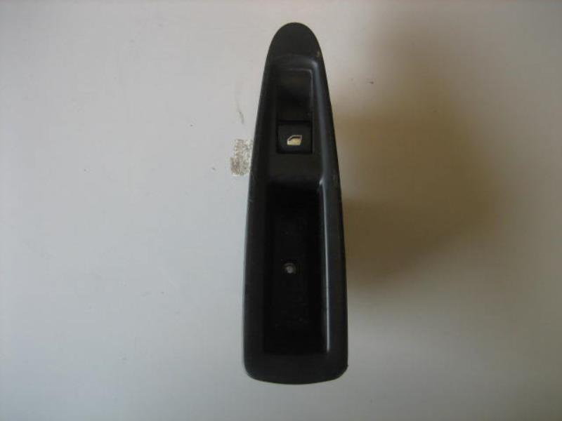 Interruttore lavacristalli posteriore destro CITROEN C4 1 PHASE 1 Diésel - 1