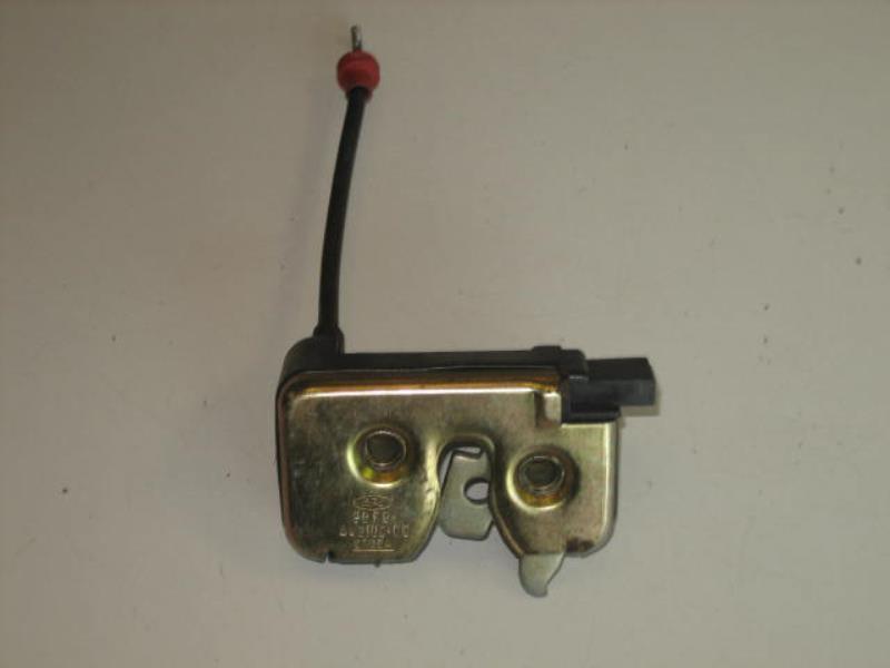 Serrure de hayon MAZDA 121 IV (ZQ) PHASE 1 Diesel - 1
