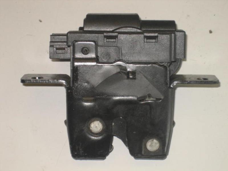 Serrure de hayon RENAULT CLIO 3 PHASE 1 Diesel - 1