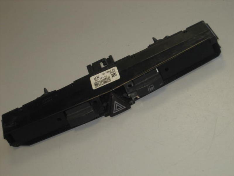 Bouton de warning OPEL ASTRA H PHASE 1 Diesel - 1