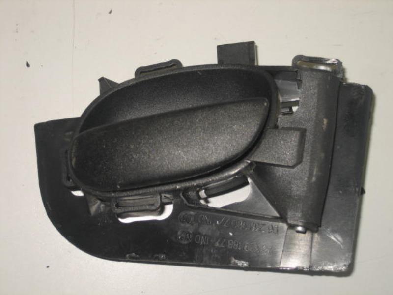 Maniglia interna posteriore destra PEUGEOT 206+ Diésel - 1