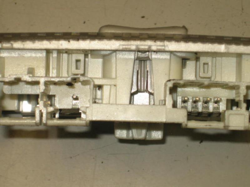 Eclairage de plafonnier PEUGEOT 207 PHASE 1 Diesel - 1