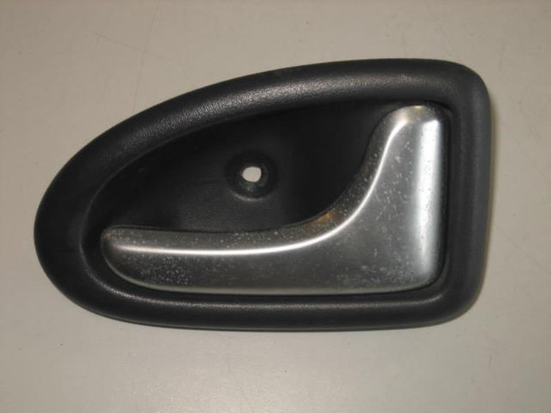 Maniglia interna posteriore destra RENAULT CLIO 2 PHASE 2 Gasolina - 1