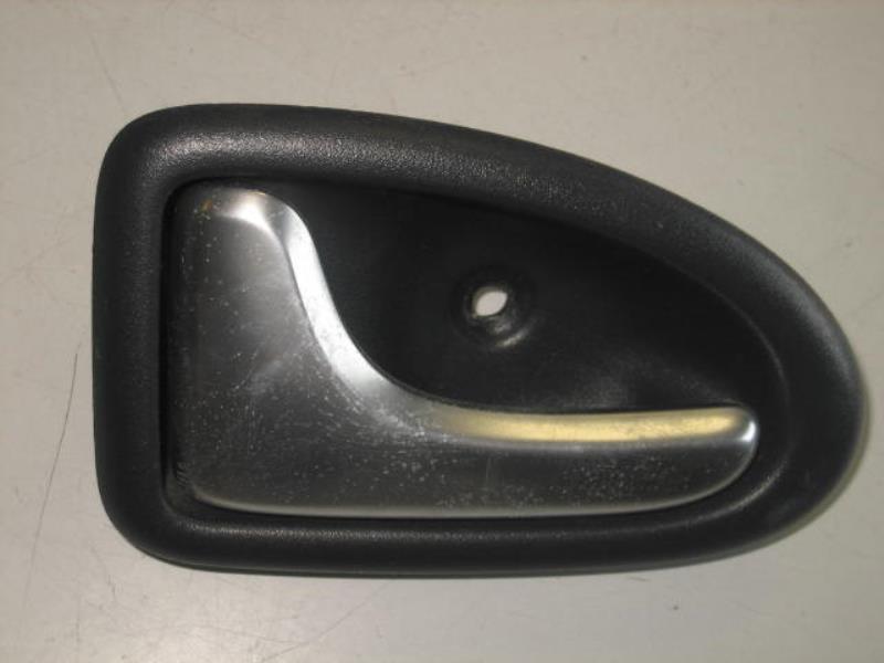 Maniglia interna posteriore sinistra RENAULT CLIO 2 PHASE 2 Gasolina - 1