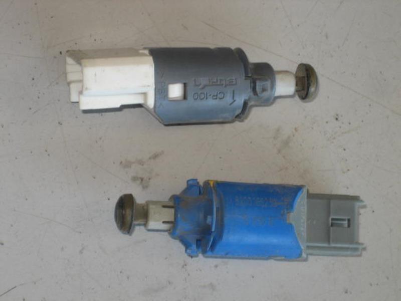 Contacteur feu stop RENAULT MASTER 3 PHASE 1 Diesel - 1