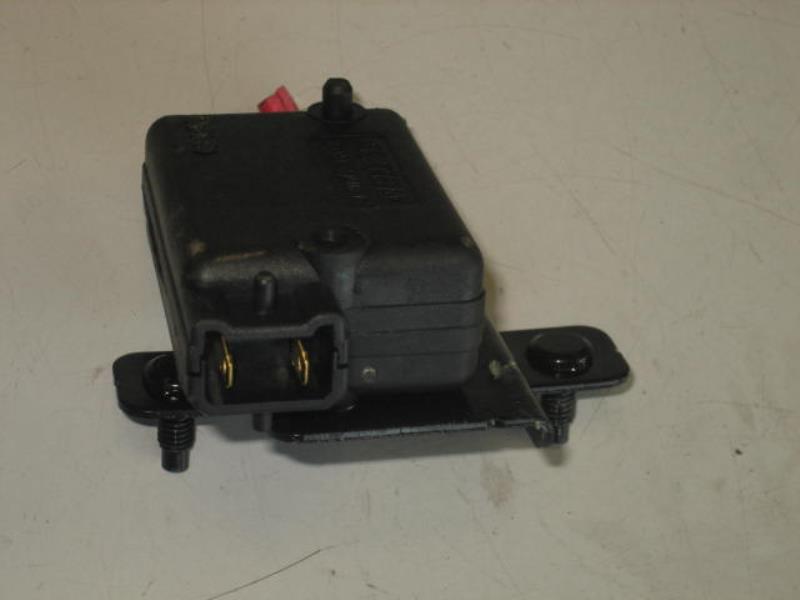 Attuatore chiavistello sportello carburante DACIA SANDERO 1 Diésel - 1