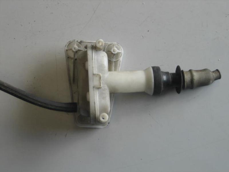 Chiusura centralizzata posteriore destra AUDI 80 3 PHASE 1 Diésel - 1