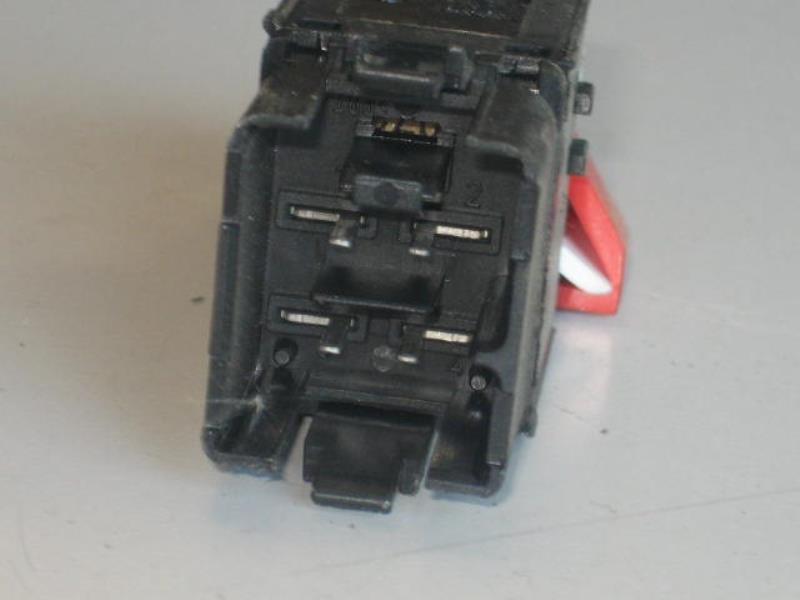 Interruttore luci emergenza VOLKSWAGEN TOURAN 1 PHASE 2 Diésel - 1