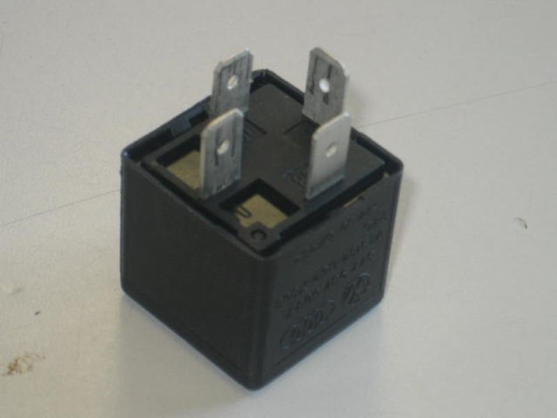 Relais electrique VOLKSWAGEN FOX Diesel - 1